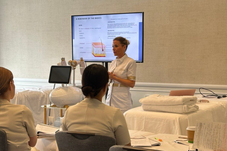 Formation à l'équipe du Spa d'Hôtel Regent à Santa Monica Beach